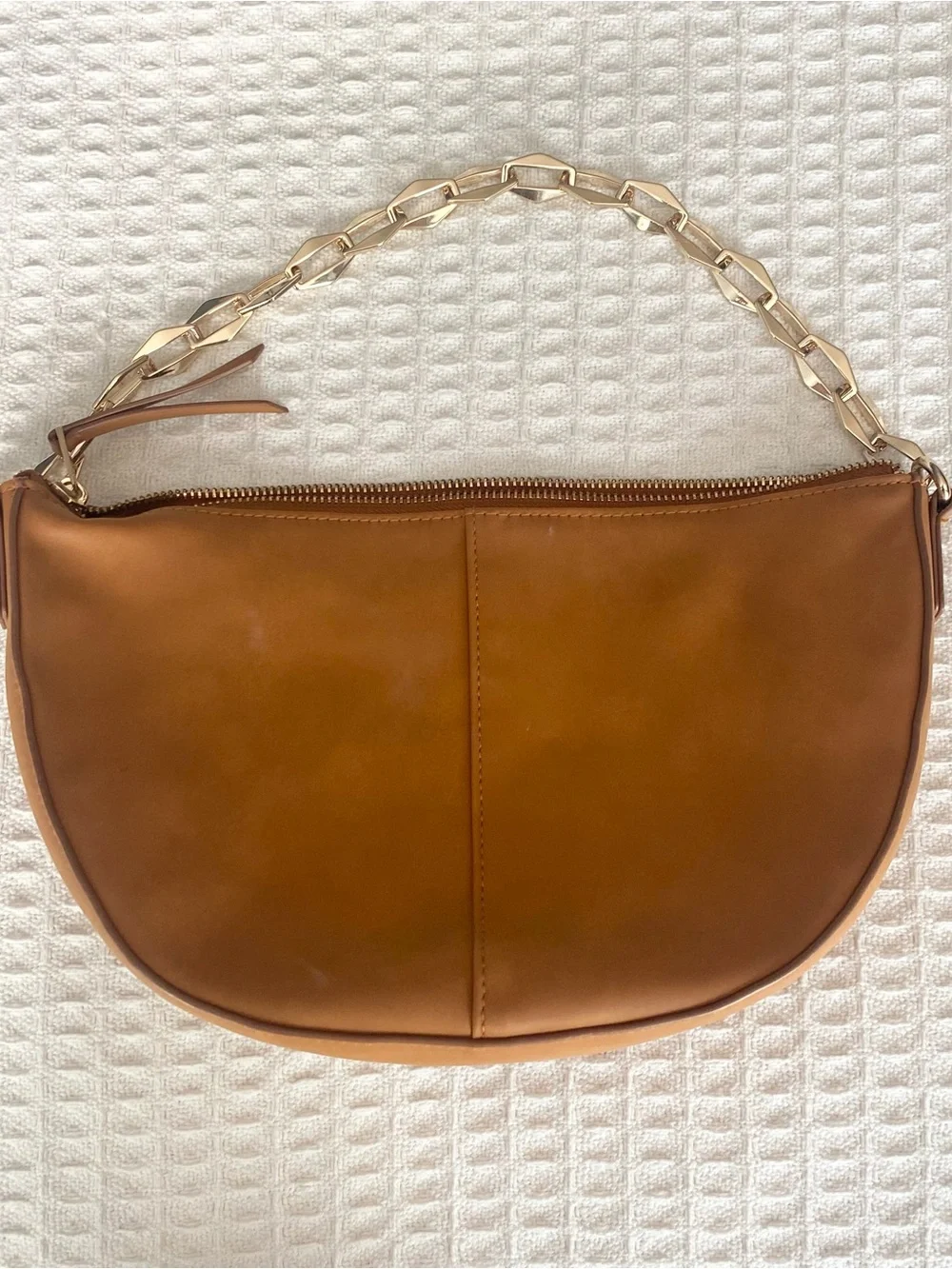 Universal Thread sleek saddle
